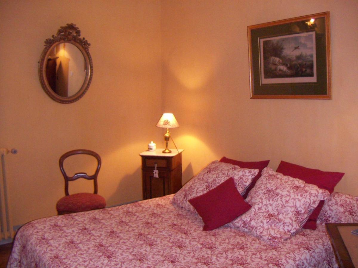 Chateau La Gentilhommiere Du Puits Notre-Dame 30 Rue De L'Eglise 24110 Saint Leon Sur L'Isle Ngoại thất bức ảnh