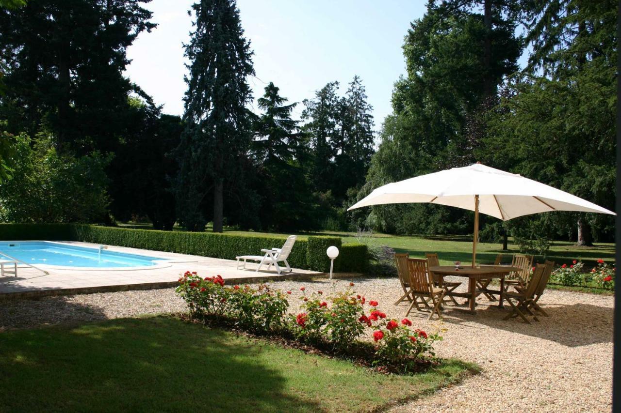 Chateau La Gentilhommiere Du Puits Notre-Dame 30 Rue De L'Eglise 24110 Saint Leon Sur L'Isle Ngoại thất bức ảnh
