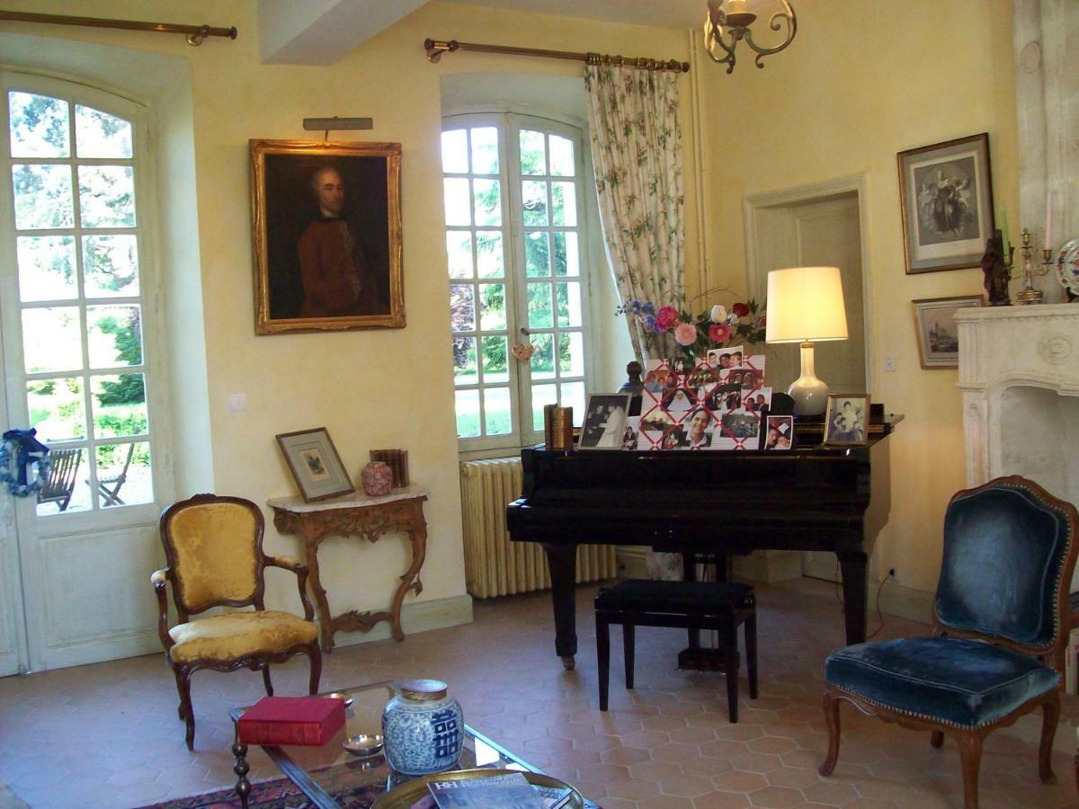 Chateau La Gentilhommiere Du Puits Notre-Dame 30 Rue De L'Eglise 24110 Saint Leon Sur L'Isle Ngoại thất bức ảnh