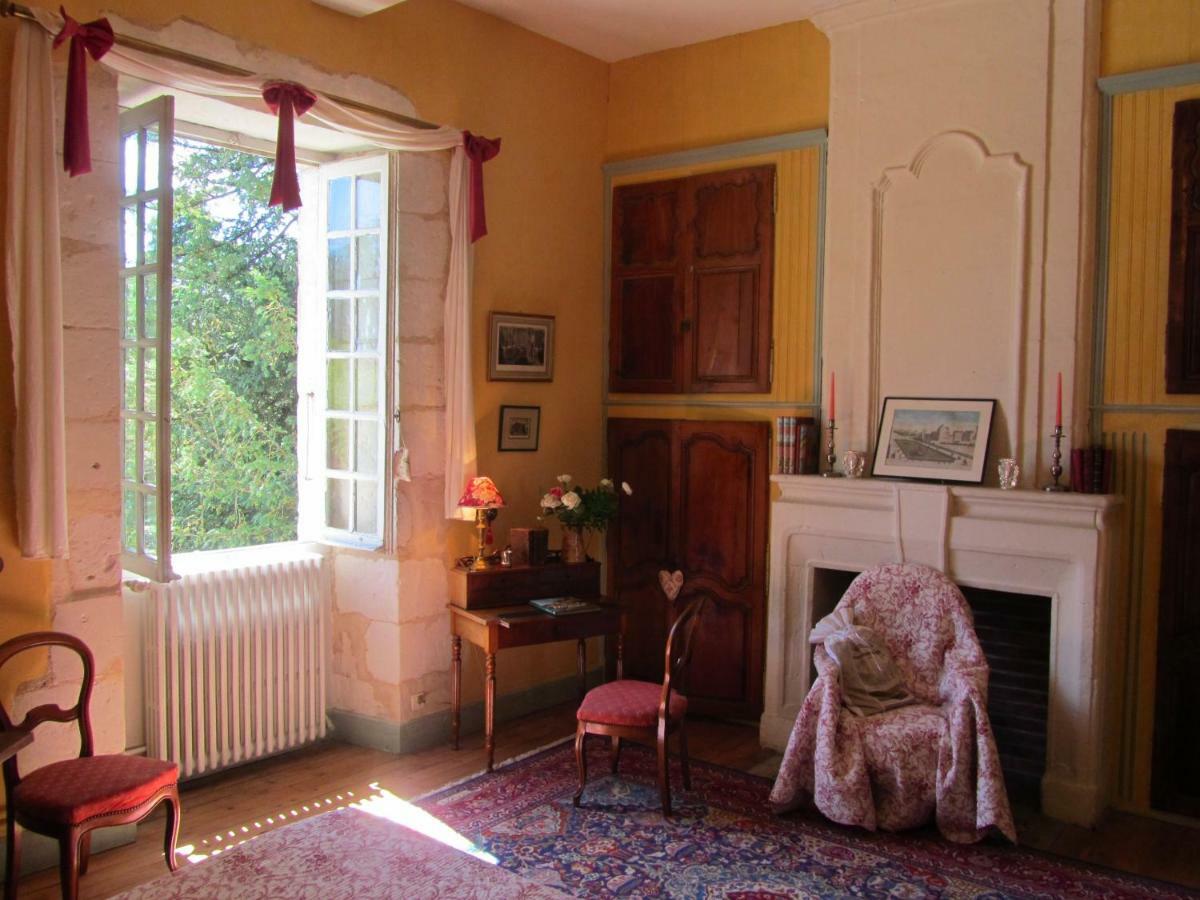 Chateau La Gentilhommiere Du Puits Notre-Dame 30 Rue De L'Eglise 24110 Saint Leon Sur L'Isle Ngoại thất bức ảnh