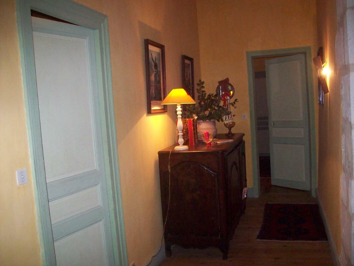 Chateau La Gentilhommiere Du Puits Notre-Dame 30 Rue De L'Eglise 24110 Saint Leon Sur L'Isle Ngoại thất bức ảnh