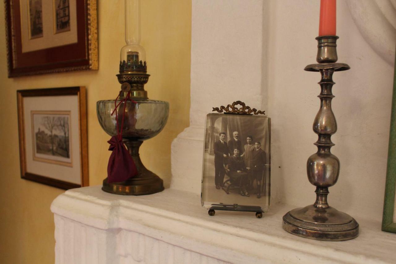 Chateau La Gentilhommiere Du Puits Notre-Dame 30 Rue De L'Eglise 24110 Saint Leon Sur L'Isle Ngoại thất bức ảnh