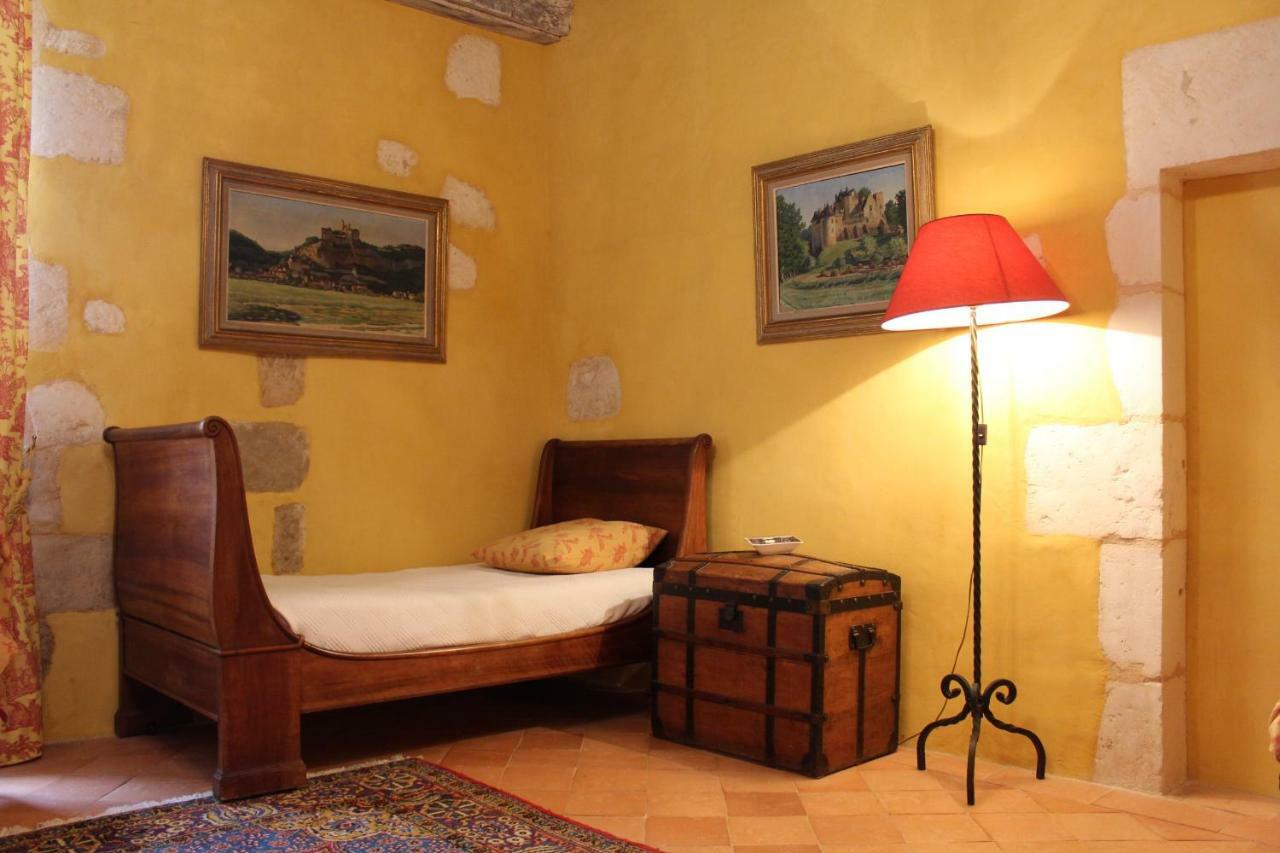 Chateau La Gentilhommiere Du Puits Notre-Dame 30 Rue De L'Eglise 24110 Saint Leon Sur L'Isle Ngoại thất bức ảnh