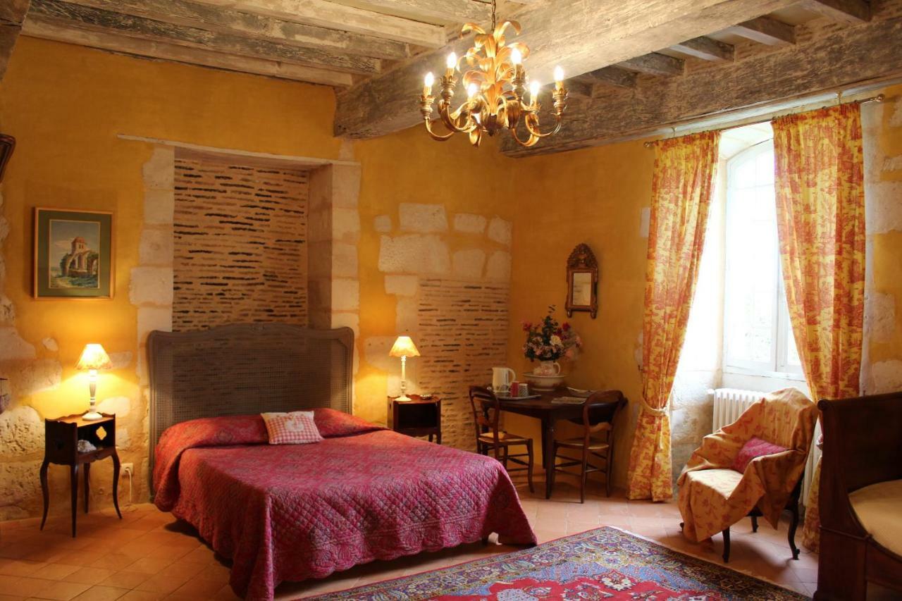Chateau La Gentilhommiere Du Puits Notre-Dame 30 Rue De L'Eglise 24110 Saint Leon Sur L'Isle Ngoại thất bức ảnh