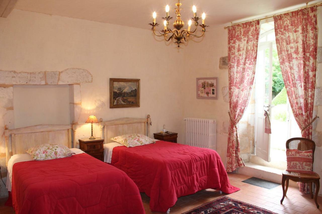 Chateau La Gentilhommiere Du Puits Notre-Dame 30 Rue De L'Eglise 24110 Saint Leon Sur L'Isle Ngoại thất bức ảnh