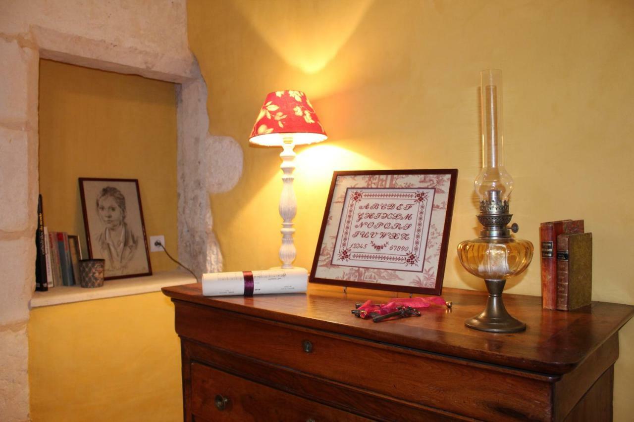 Chateau La Gentilhommiere Du Puits Notre-Dame 30 Rue De L'Eglise 24110 Saint Leon Sur L'Isle Ngoại thất bức ảnh