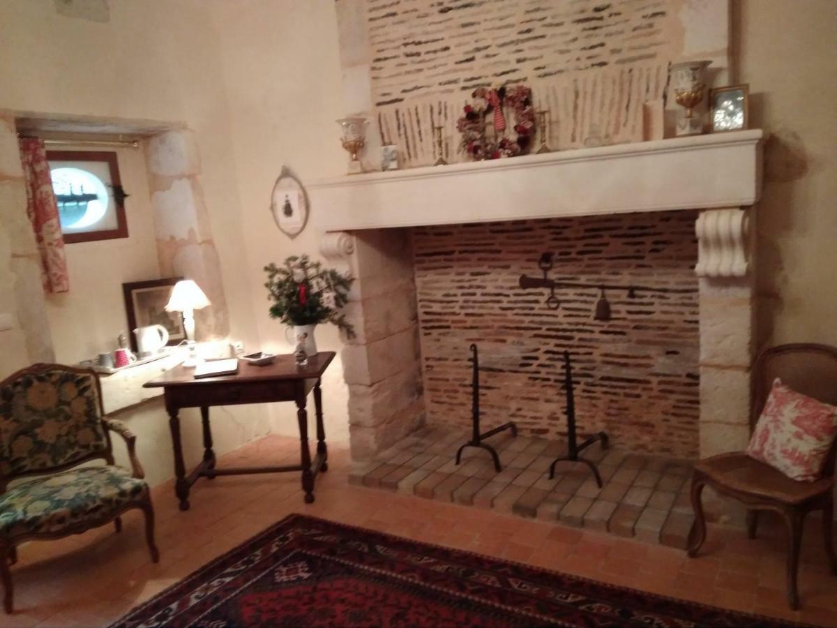 Chateau La Gentilhommiere Du Puits Notre-Dame 30 Rue De L'Eglise 24110 Saint Leon Sur L'Isle Ngoại thất bức ảnh